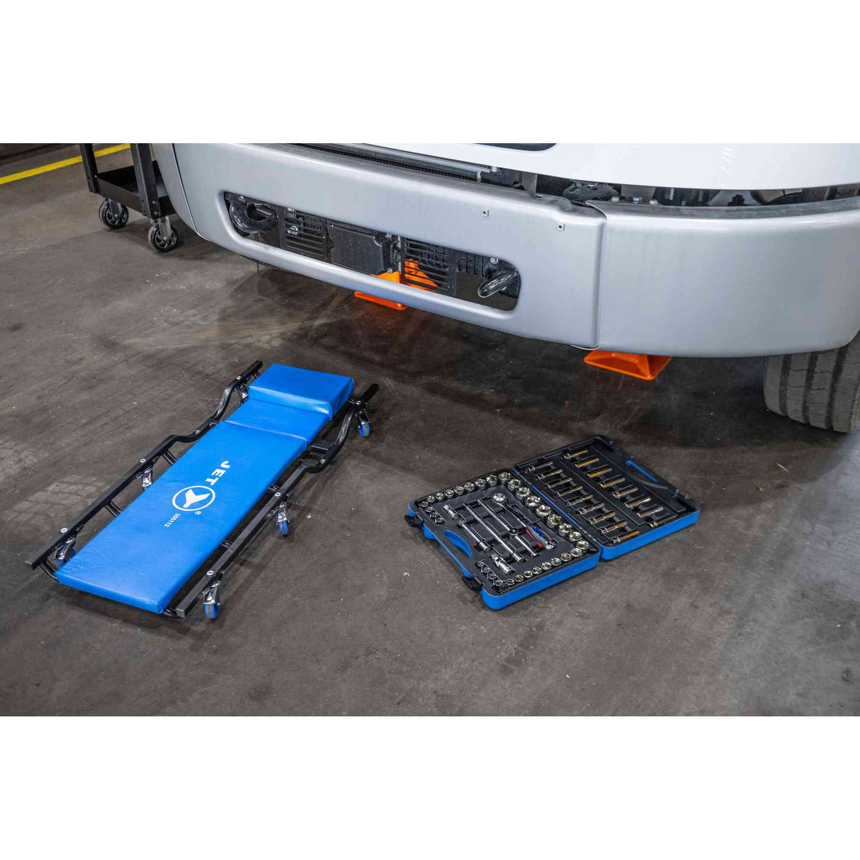 ROLLING BED BASE WITH HEADREST 42" JET