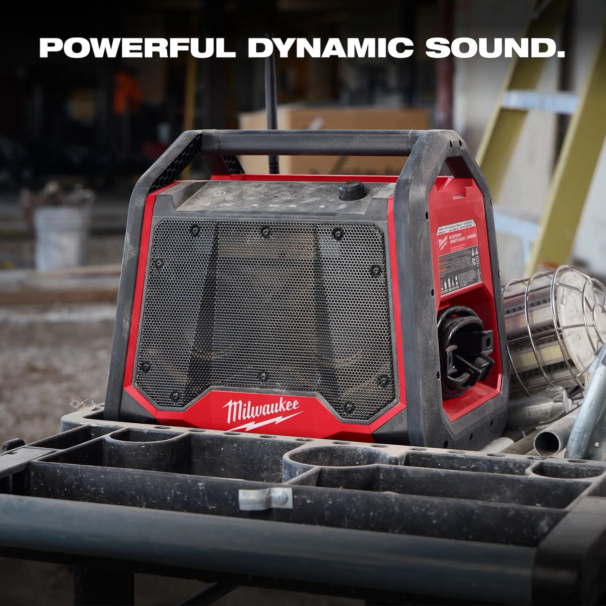 MILWAUKEE 2956-20 RADIO DE CHANTIER BLUETOOTH M18 + CHARGEUR