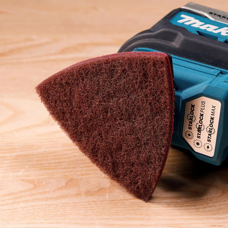 Triangular sanding pad with grain 100, compatible with Makita multi-tools for wood, metal, and plastic polishing