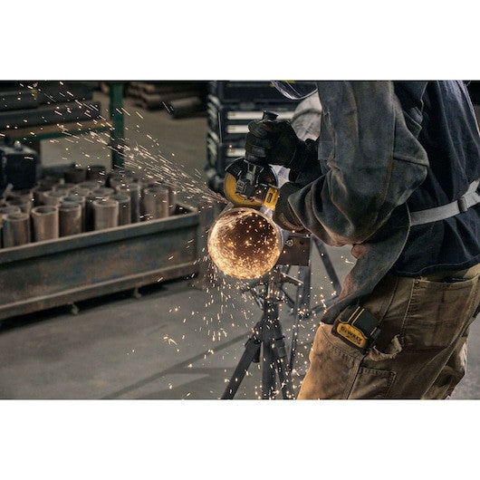 DEWALT DCG402B MEULEUSE D'ANGLE ATOMIC 4.5" (OUTIL SEUL)