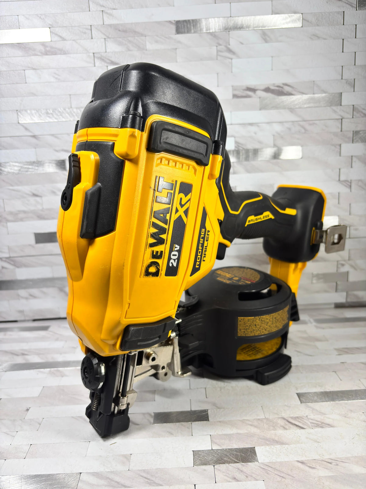 Cloueuse à toiture DeWalt DCN 20V